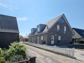 Moderne Doppelhaushälfte mit durchdachtem Grundriss in Wiefelstede! 
