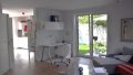 Blick vom Wohn-Esszimmer zur Küche